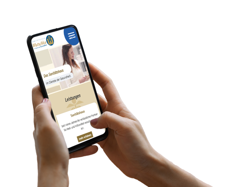 Hand h&auml;lt Smartphone, darauf ist ein Screenshot der Website zu sehen