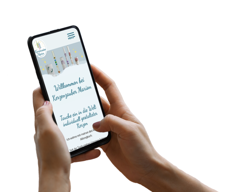 Hand h&auml;lt Smartphone, darauf ist ein Screenshot der Website zu sehen